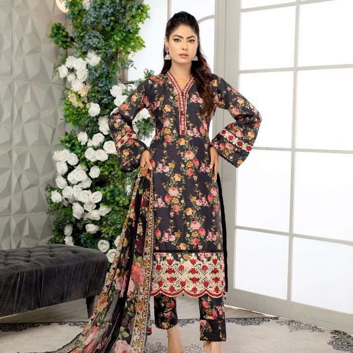 Elegant Black Floral Ensemble with Intricate Embroidery